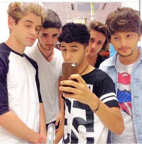 ashtonsuckz's tweet photo. Oi @rickbonadio eu quero a #SinxNaMidas http://t.co/H9Bv6yyVna
