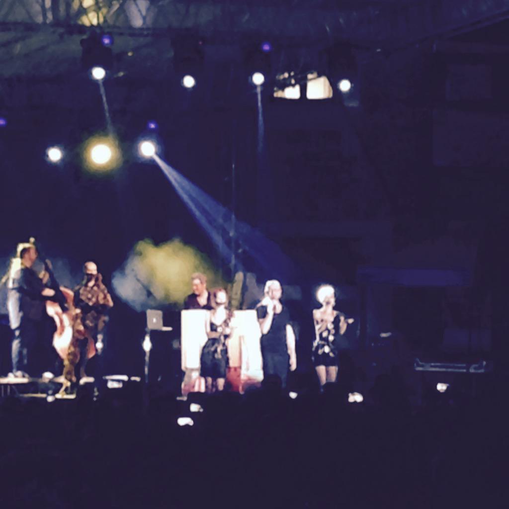 Altro che spiagge e discoteche... Stasera un bel concerto di Mario Biondi