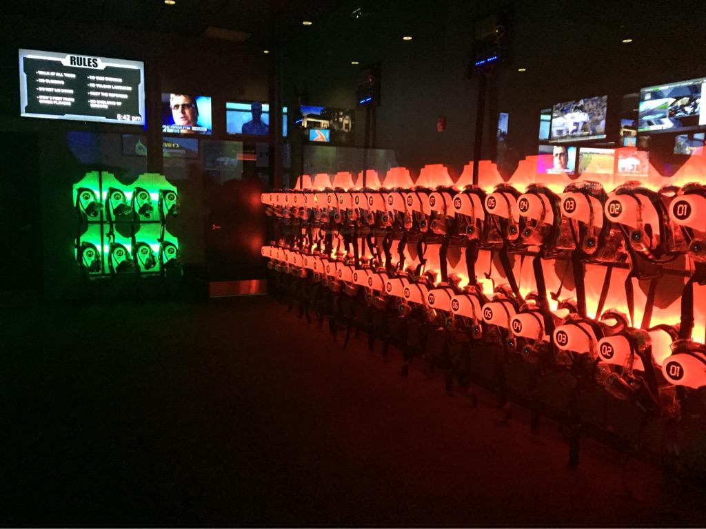 SoniaI_espanol's tweet photo. En la apertura de @LaserTron_US #visitroc http://t.co/CBwbnPJDqD