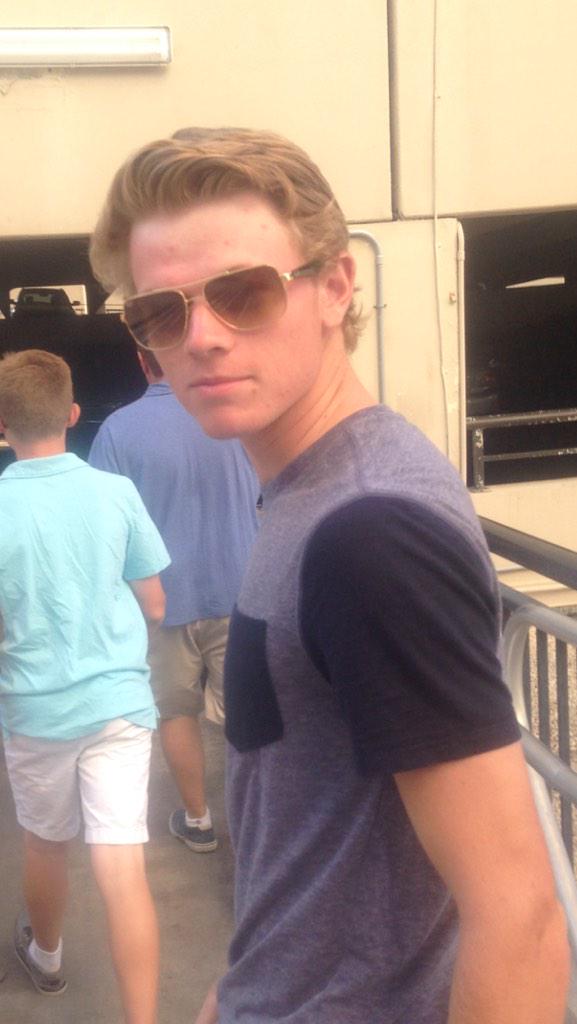 hdcuny's tweet photo. Sup Mr. Hollywood. http://t.co/eb4Qbg9yAs