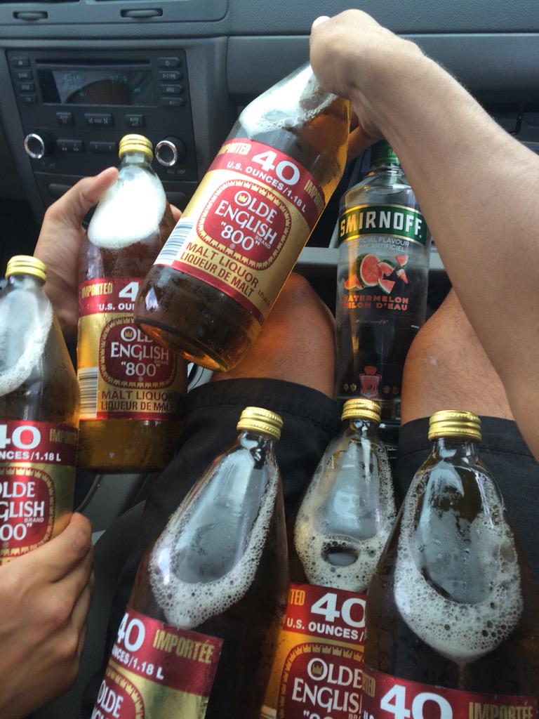 Marcus0415's tweet photo. Gonna be a good night 🍻#ProjectMoose http://t.co/reGVpgCe7e