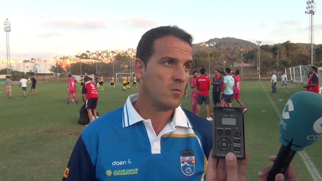 Mucha suerte a nuestro Profe PACO GARCIA en su debut hoy en 2ªB con <a href="/LaHoyaLorcaCF/">¿Ha perdido la hoya?</a> Sin duda alguna será la revelación