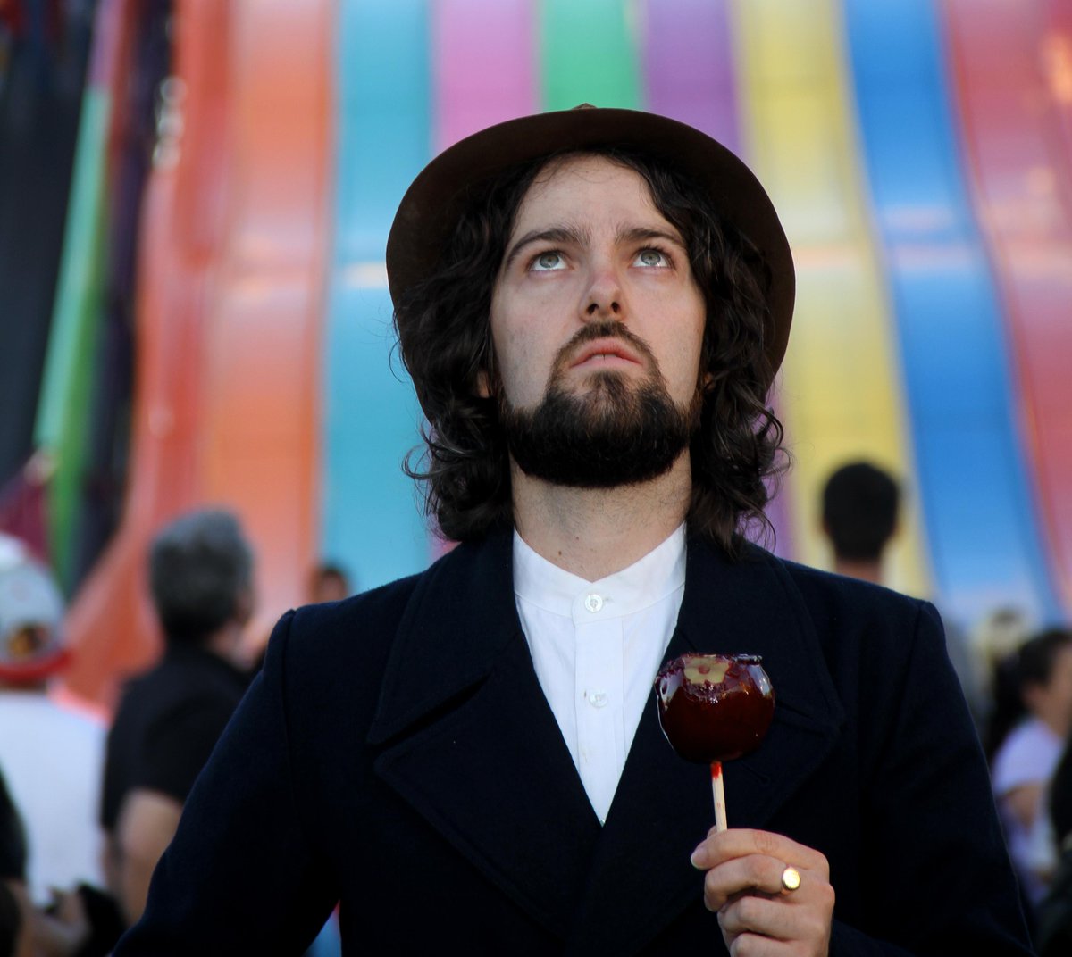 Darwinfestival's tweet photo. Headin' to @Darwinairport? @jordielanemusic is there NOW to serenade your arrival/departure w/ a pop up gig! #dfest15 http://t.co/ExpvAqJU77