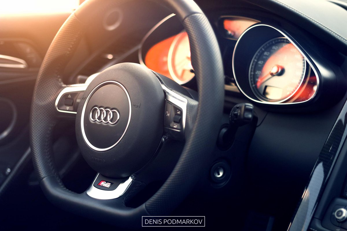 _dpod_'s tweet photo. today at @AudiReading
@audi
#audi #r8
#audireading http://t.co/DPFdiyD8ZG