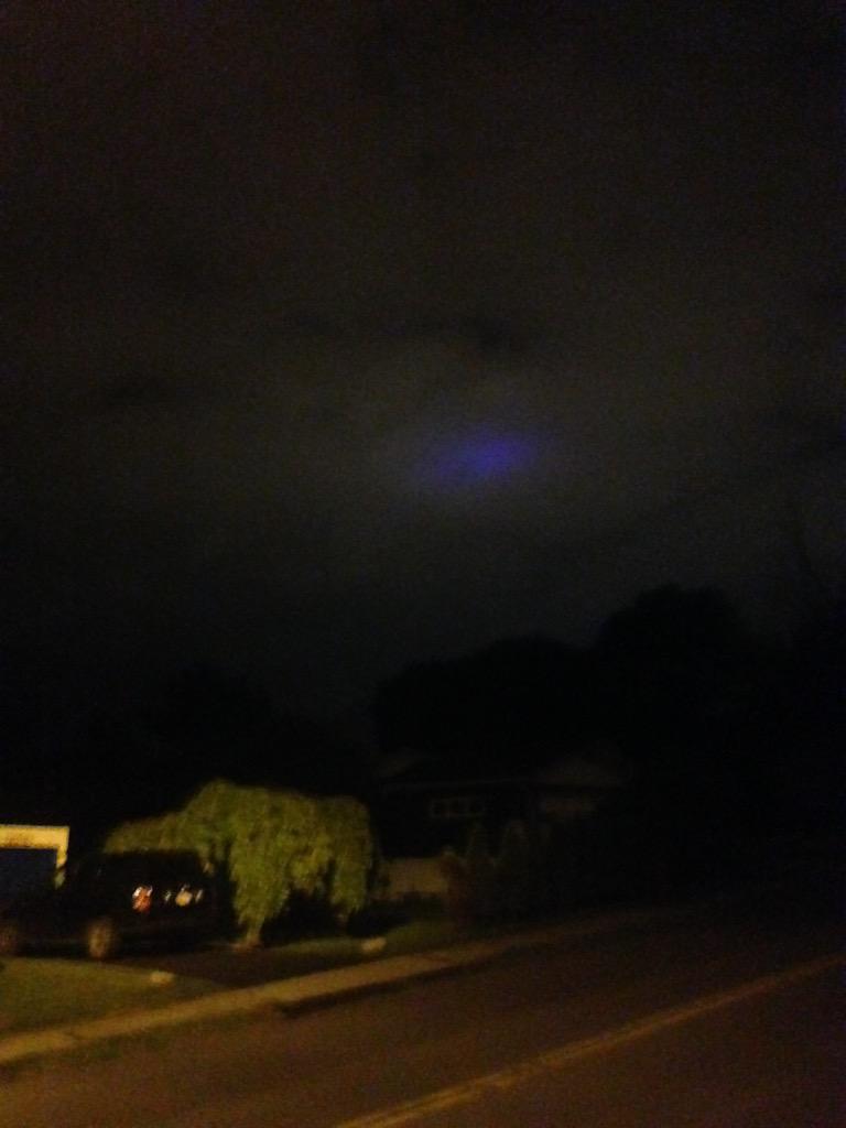 Delli_98's tweet photo. Anyone else see this in the sky? http://t.co/bKnwMOZ27J
