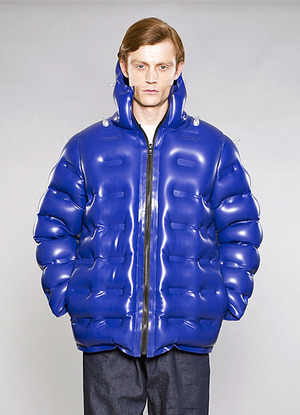 Madisonsinnov8's tweet photo. http://t.co/eWygcZKmSC @Christopherraeburn #innovativefashion #inflatablejacket #comfortfashion #blowupjacket http://t.co/xgkodsoz3Q