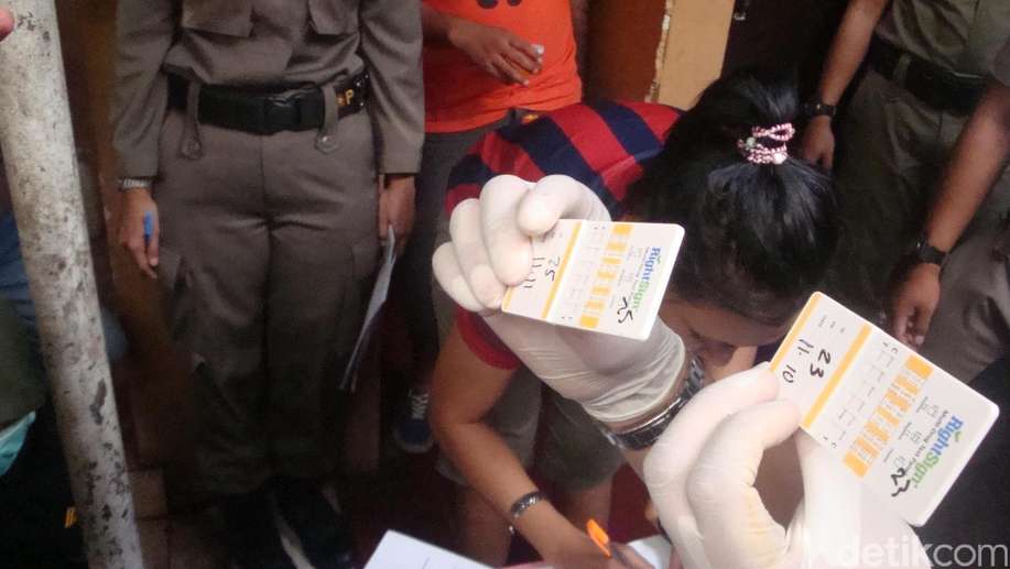 detikcom's tweet image. Artis Amel Alvi Ikut Terjaring Razia Narkoba di Makassar detik.id/6ufrNL