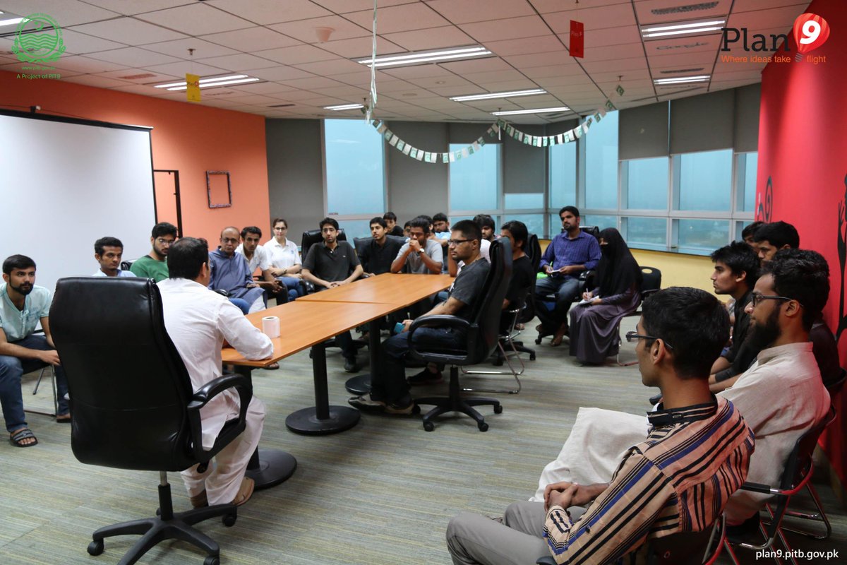 J.Director @nabeelaq listening & responding to all the concerns of our 6thCycle #Startups.
#PromotingEntrepreneurship