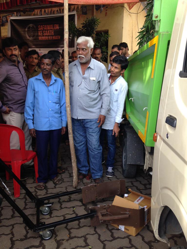 tatatrusts's tweet photo. Testing out new technology @tatatrusts @TCS_News @MCGM_BMC #TogetherWeClean http://t.co/qbFH58CQQx