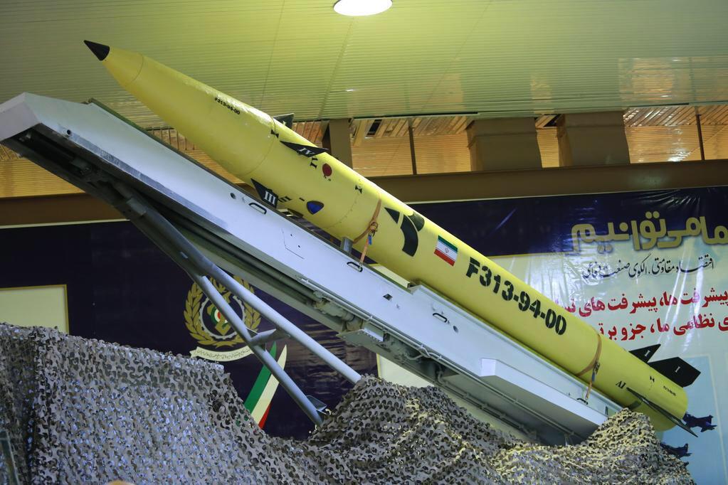 صاروخ Fateh -313 الايراني  CM_e5dmUAAECH30