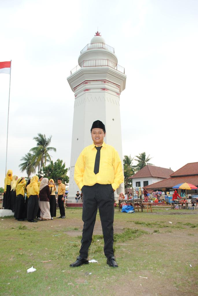 ASLukito's tweet photo. @untirta_bemfeb Afip Suryo Lukito / Kel. 3 / jurusan Manajemen #Harmonis2015 http://t.co/PA2Q6NLnBe