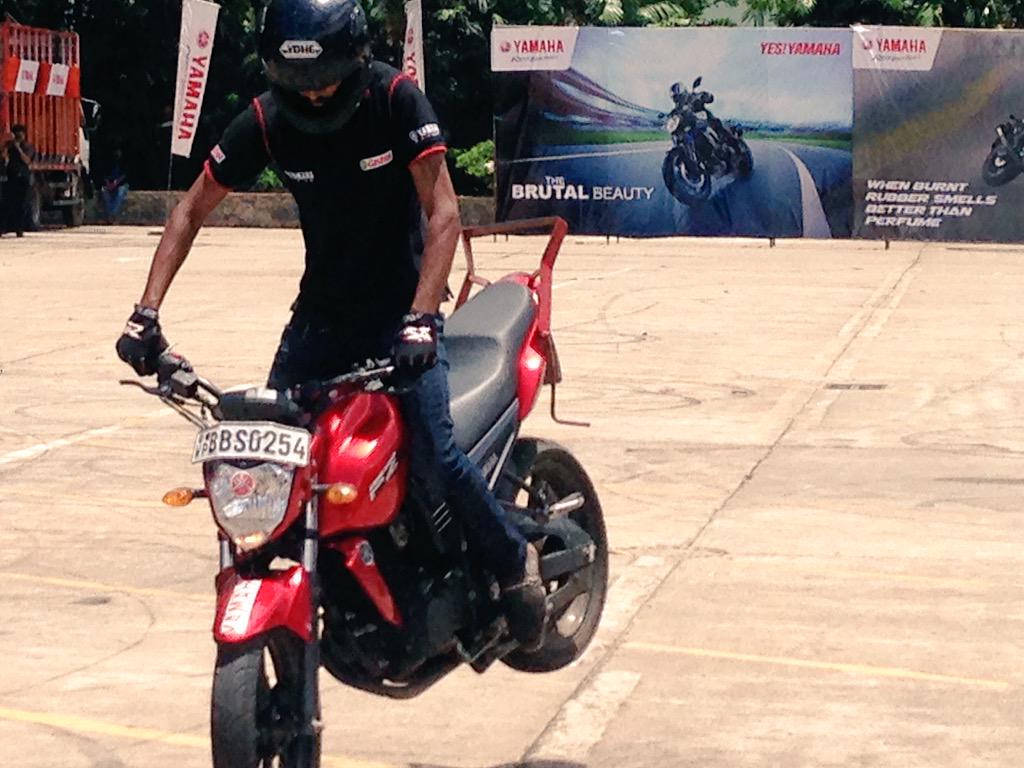 SeylanBank's tweet photo. This is what you're missing, if you are not yet at #SeylanMotorShow. Power stunts. Pure SriLankan talent. #CMB http://t.co/MOFTxRENiv