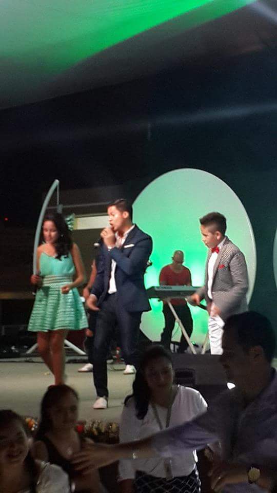LavozdeElOro's tweet photo. @delhierrojlh junto a #JeanPierreYSolange en #ReinaMundialdelBanano #CapituloEcuador http://t.co/0pFJLQ9pIc