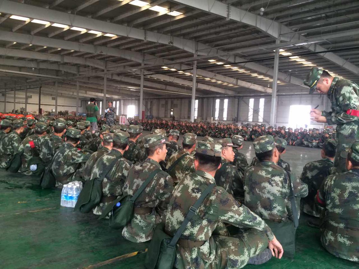 CGTNOfficial's tweet photo. Chemical experts brief soldiers of dangers before entering #TianjinExplosion site to clear explosive materials. http://t.co/x96GOPWMAO