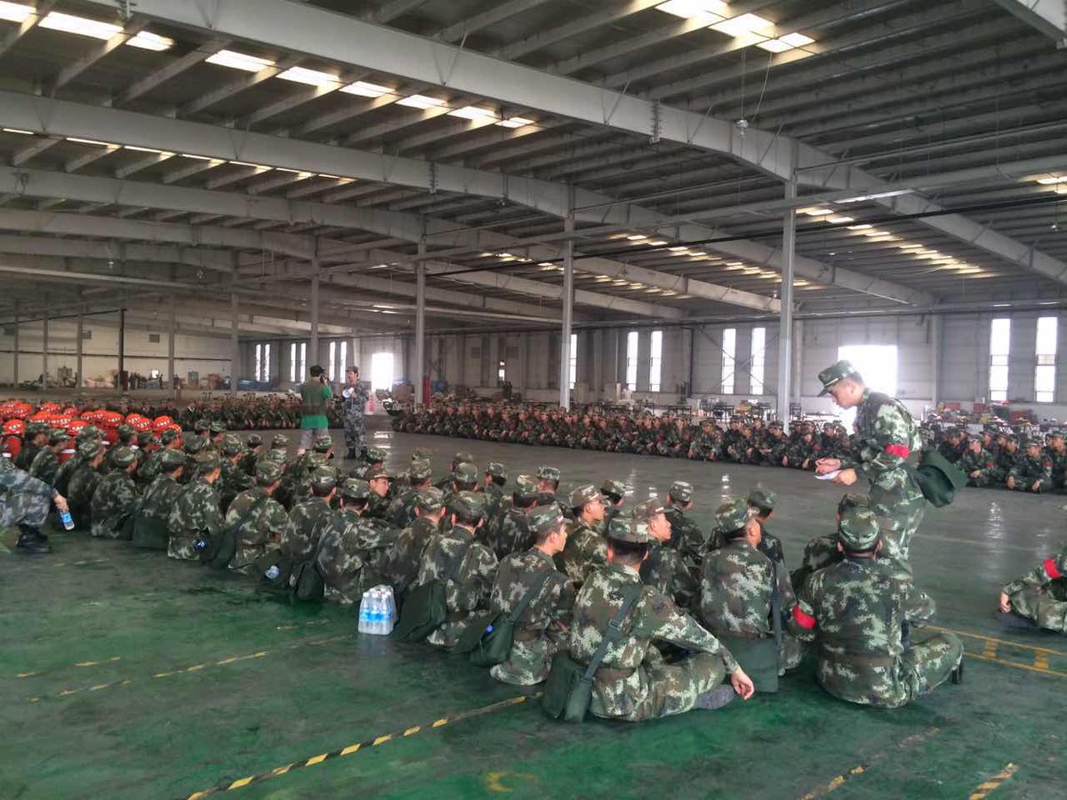 CGTNOfficial's tweet photo. Chemical experts brief soldiers of dangers before entering #TianjinExplosion site to clear explosive materials. http://t.co/x96GOPWMAO