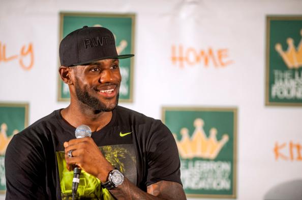 FOXSports's tweet photo. LeBron James will spend more than $41M to send 1,100 kids to college. http://t.co/IIlGY3svDH http://t.co/1OB0JvE5Kn