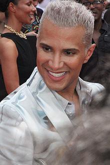 A happy dapper 43rd birthday to Jay Manuel! 