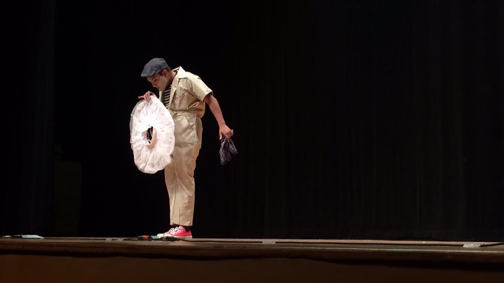 DonRafaSolana's tweet photo. En #elsolanaentampico nos dejaron un tutú en el escenario del Teatro Metropolitano. http://t.co/Wyca8KnT1r