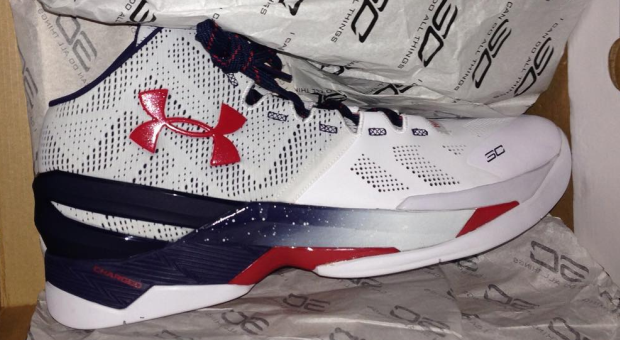 THDKicks's tweet photo. Stephen Curry debuts the @UAbasketball #CurryTWO at #USABMNT camp:
http://t.co/zMaAoZbf2T
#THDkicks
#ChargedByBelief http://t.co/dazxfd8miR