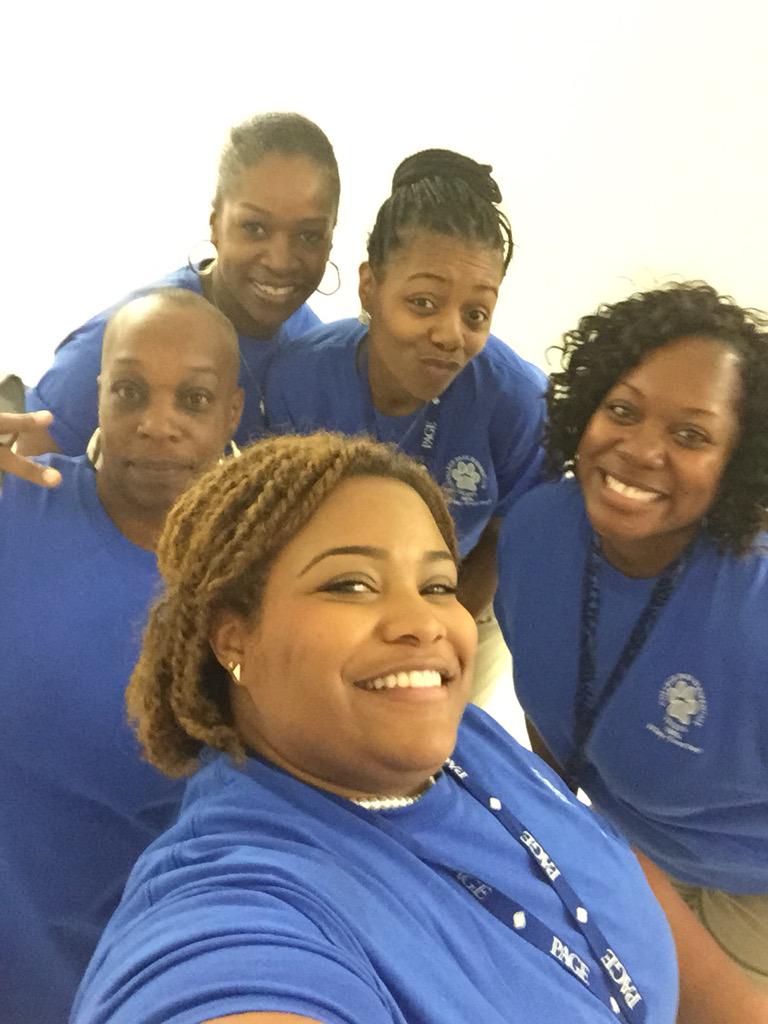 greenteachgo's tweet photo. I love my #4thgrade team!!! Week 1 was a success! @NewCollegePk_ES http://t.co/arz71Dx0kl