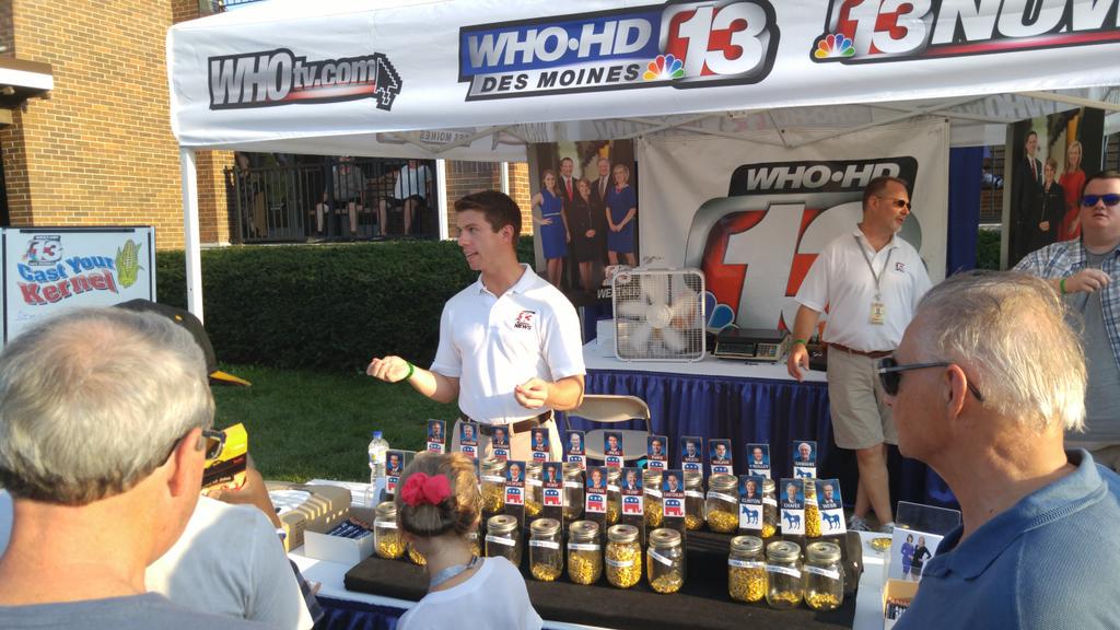 ProgressiveIA's tweet image. We #FeelTheBern at the @IowaStateFair @WHOhd  #CastYourKernel tent! Bernie is closing in on Hillary today!