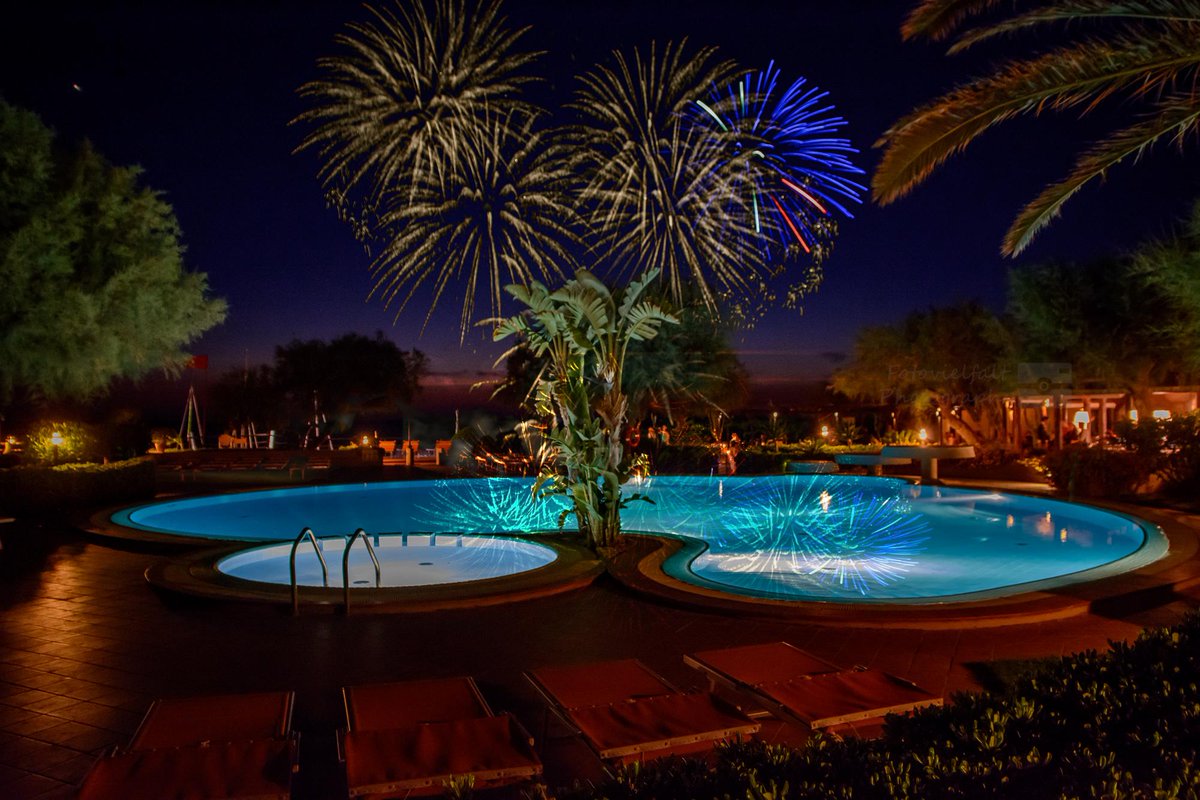 Fotovielfalt's tweet photo. Buon Ferragosto!!! @NikonItalia @tropeabiz @ilovecalabria @Baiadelsole @capovaticano #bds2015 #fotomontaggio :-) http://t.co/Fa7yiD6NtL