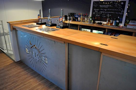 LiveExeter's tweet image. Its time for a tipple. Where better than @HanlonsBrewery open friday@5pm relax with a never ending supply #LiveExeter