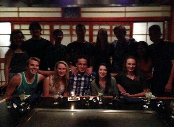 MensHumor's tweet photo. When you haven't unlocked all your friends yet http://t.co/LbU0hYKrjd