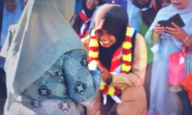 SMA_1Tkn's tweet photo. Selamat kembali ke sekolah Fifi Rizki Amalia :) http://t.co/8SbpHjFycM