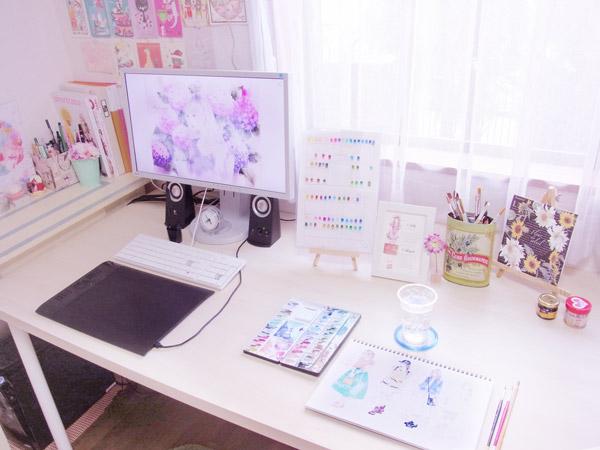 Miya ミヤマアユミ 人の部屋がひたすら載った雑誌や作業環境見るのすごく好きです インタビュー用に撮った模様替え直後の殺風景な状態 絵描きさんの机の上が見たい Http T Co Umwafkgavo Twitter