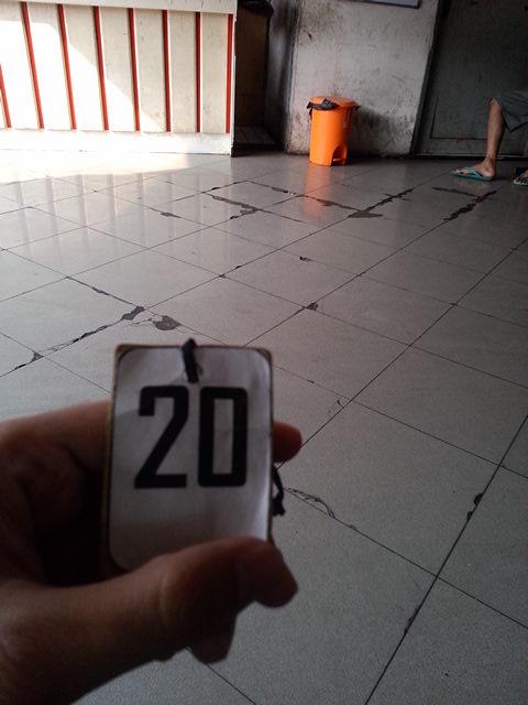 irwnd's tweet photo. Ini yg terjadi klo rencana ke bengkel dikalahkan oleh segala pake nonton kartun dulu http://t.co/b987WOPbwR