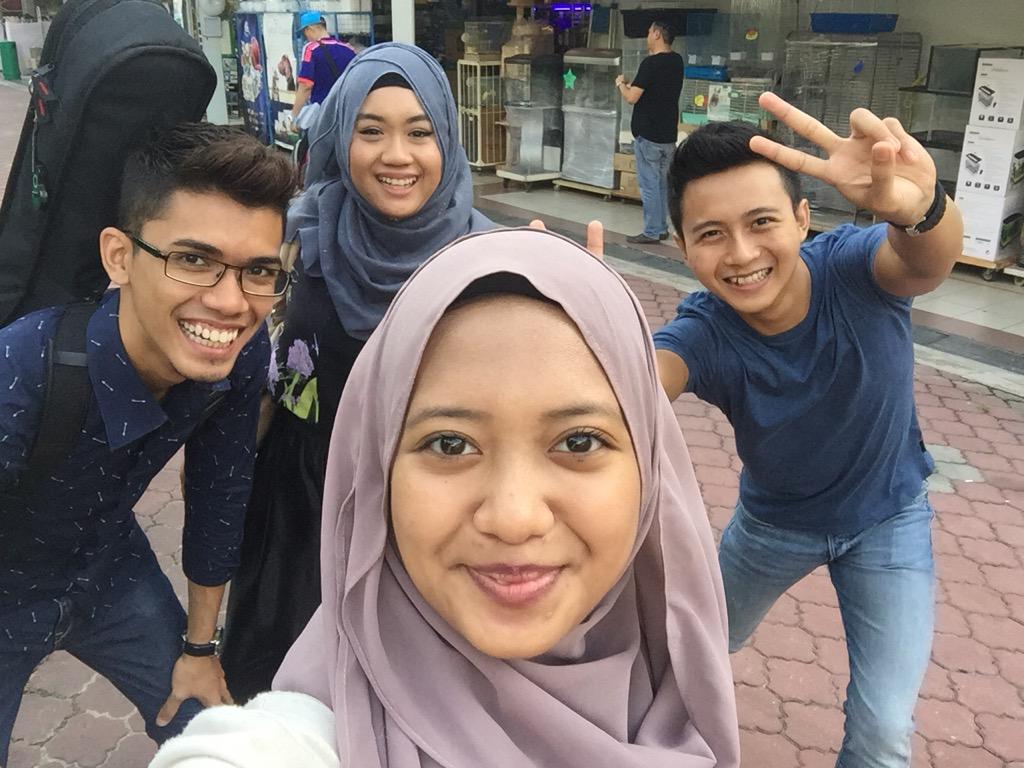 julhzh's tweet photo. yesterday with the #KayEll gang http://t.co/yZiwvSPPDi