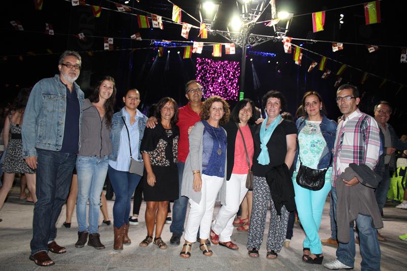 SArtvALDIA's tweet photo. CANTALPINO | Explosión festiva tras el pregón de Capea http://t.co/ASzbXEyu1H http://t.co/PBlQmxnoC3