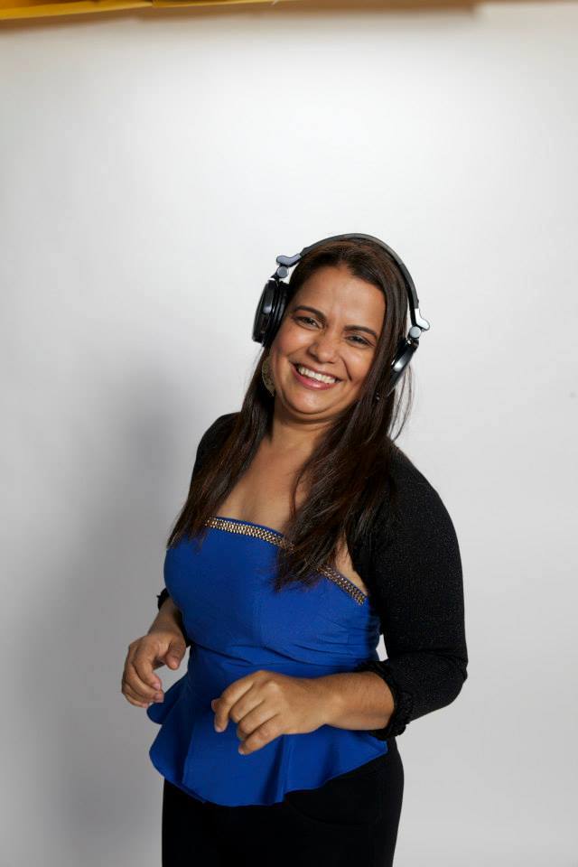 Carmen Martinez periodista, locutora, productora. Por mas de 10 anos dirigio su estudio de TV Carbonell Production