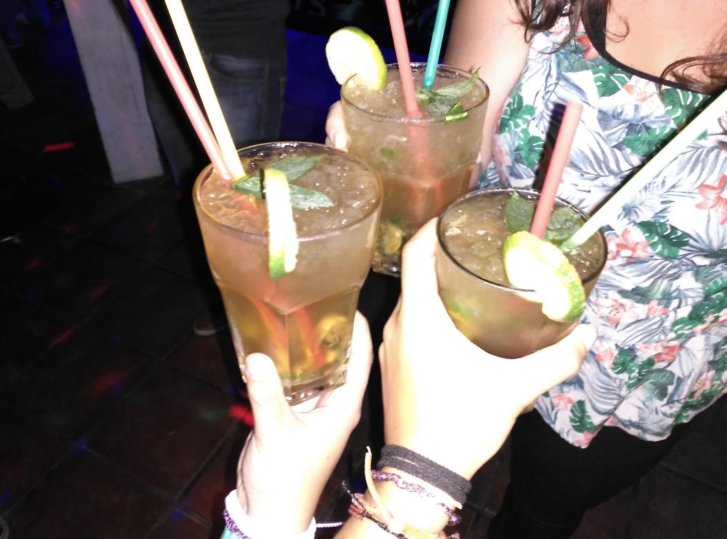 cojobeos's tweet photo. Mojito rico en Suances #Campingsuances http://t.co/fNZaf7jhQd