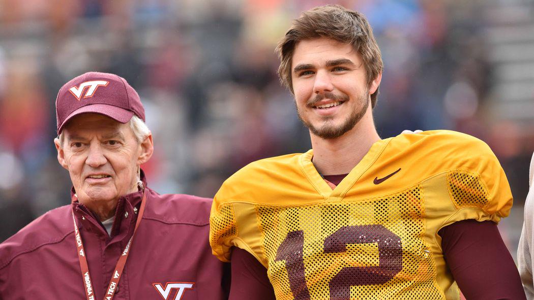 roybhatfield's tweet image. Top 5 Questions That Will Be Answered At Saturday&apos;s Scrimmage #Hokies #VTCampLife gobblercountry.com/2015/8/14/9158…