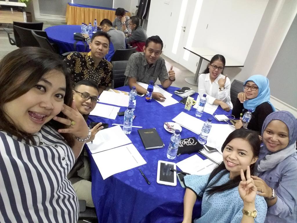 UllyJunitasari's tweet photo. Lets Start Operation Forum
#operationforum
#proudofaxamandiri
#reg7 http://t.co/DHUlUUaqG9