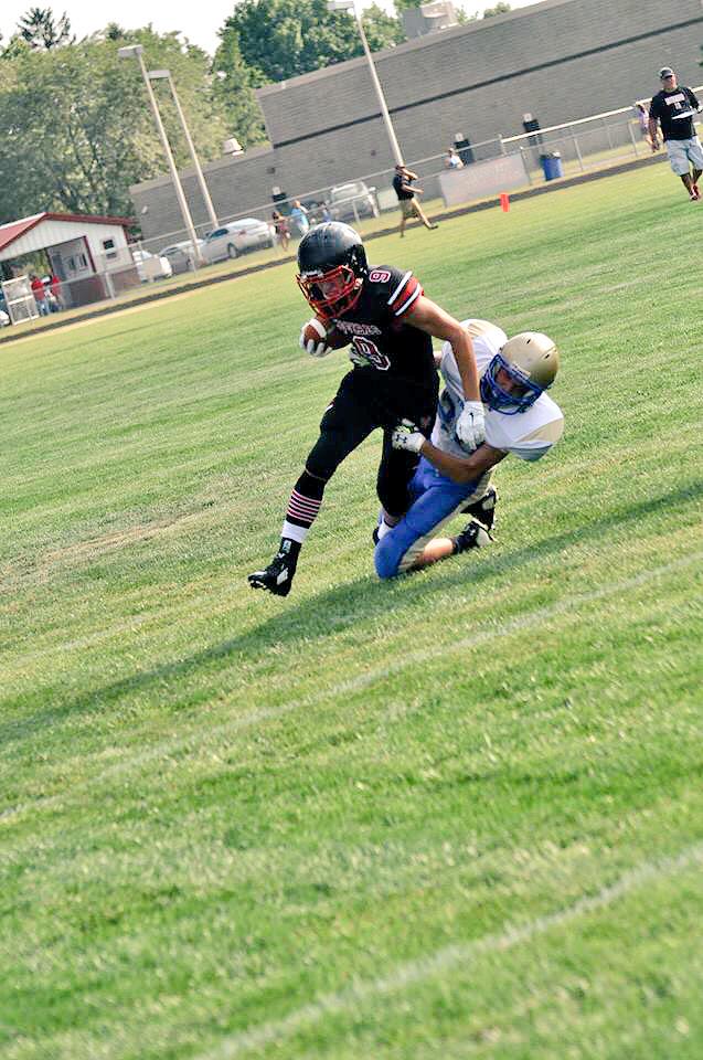 tritontrojans's tweet photo. 8/14/2015 Scrimmage at Manchester http://t.co/2HfcbMwZL1