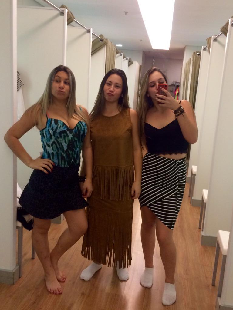 _Estefanymd's tweet photo. #LookDaNight #SuaCaraEssaSaia #Pedrita @BIARASTELLI @Le_Mattias 💘💕 amoress da minha vida http://t.co/UglB3RfzUT