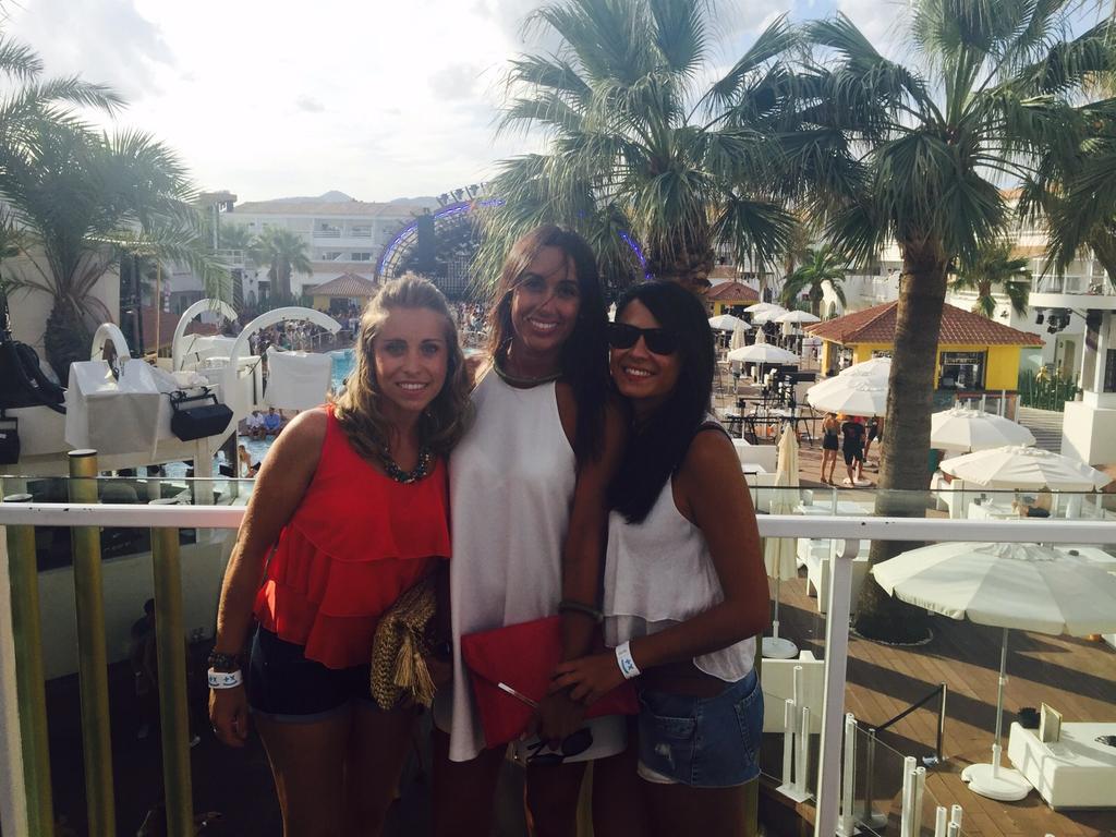 panalopatt's tweet photo. Parabi paraba... de Tardeo @maysmile101 @silmarna #ushuaiaibiza http://t.co/oIQqJPYO4M