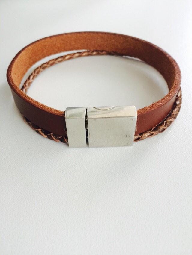 Weer nieuwe #armbanden gemaakt. #sieraden# #handgemaakt #leer voor dames en heren.