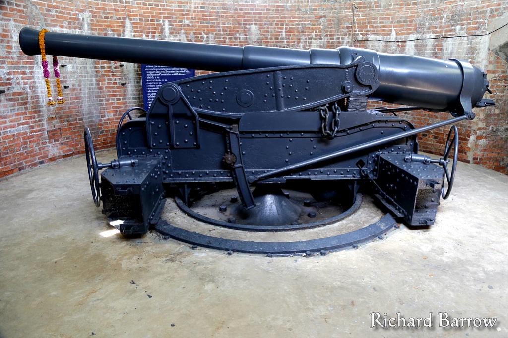RichardBarrow's tweet image. The big Armstrong guns at  Phra Chulachomklao Fort were last fired in anger in 1893 #Thailand