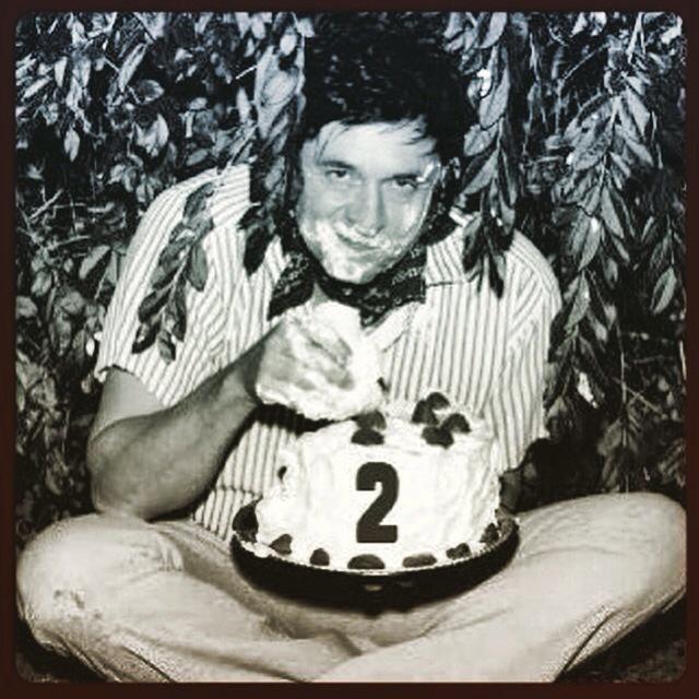 RedDustMusic's tweet image. Happy birthday to our favourite record shop @vitaljuices. Great specials on new and pre-loved vinyl all day!