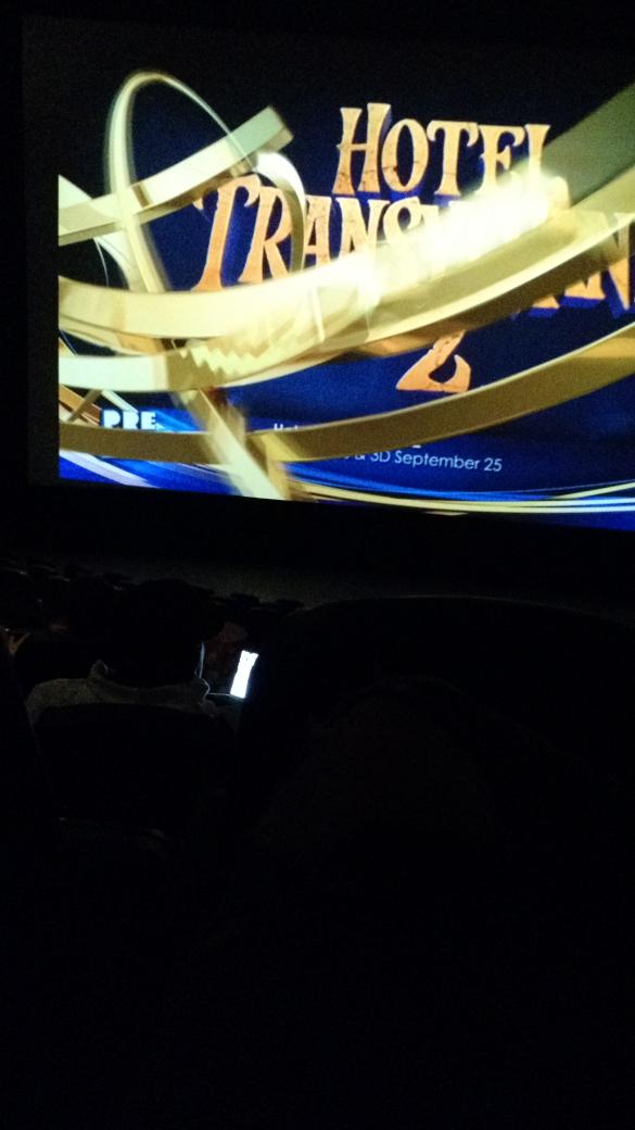 amaandaabbott's tweet photo. That jerk at the movies... Why is your brightness that bright. You're an idiot. #therageisreal @Kristina112998 http://t.co/Af5yFtFdzM