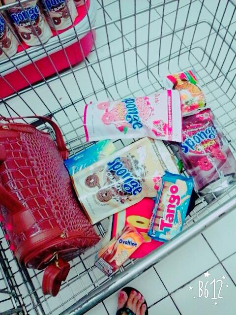 Dheysika's tweet photo. Mma pe camu2 👅😁 http://t.co/sFSK3u7FV3