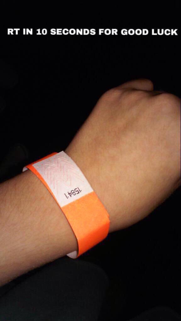 jalboharry's tweet photo. #TripleHoShow @997now please help http://t.co/8lXiuvRJWs