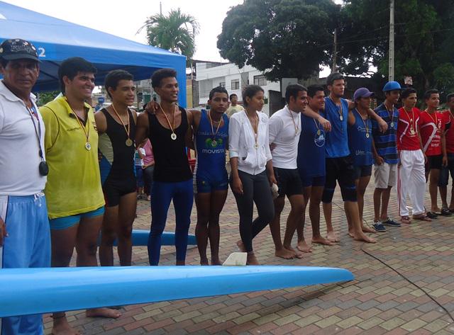 Aso_Remo's tweet photo. Premiacion De 2 De Nuestras Yolas, Estuvieron Entre los 2 Mejores Puestos 
Categoria Sub 23' 

SOMOS @Aso_Remo GUAYAS http://t.co/oj4ffks6DV