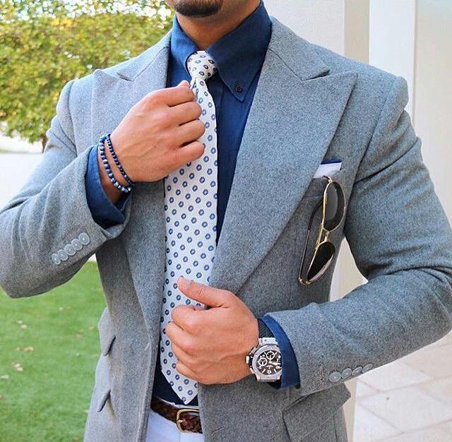 O Xrhsths メガネスーツ系執事風コーデの人 Sto Twitter 全体的なコーデもさることながら さらにウブロの腕時計 流行りの細玉ブレスレット ティアドロップサングラスを胸ポケにかける 完全コピーしたいモテスーツコーデだ T Co Xzkkl8nci0