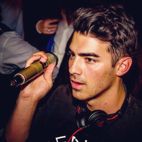 August 15th, 1989

Very happy 26th birthday to the most epic man in the Universe. 

Happy birthday, Joe Jonas! 
