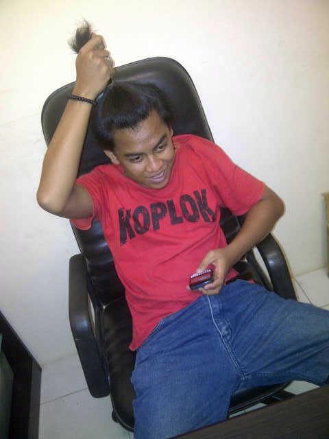 andyka_98's tweet photo. Kangen rambut panjang, panjangin lagi ah http://t.co/PJuSoKR4Eb